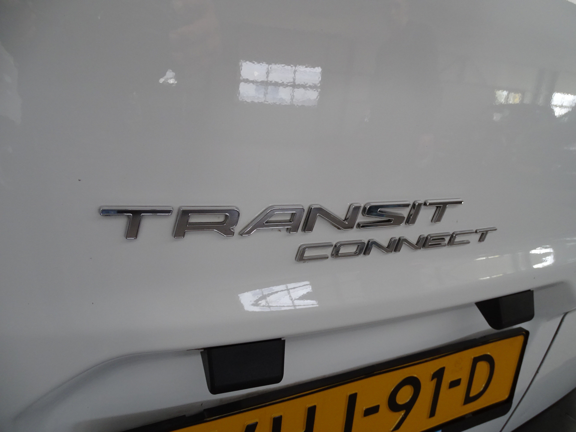 40733173-10.jpg