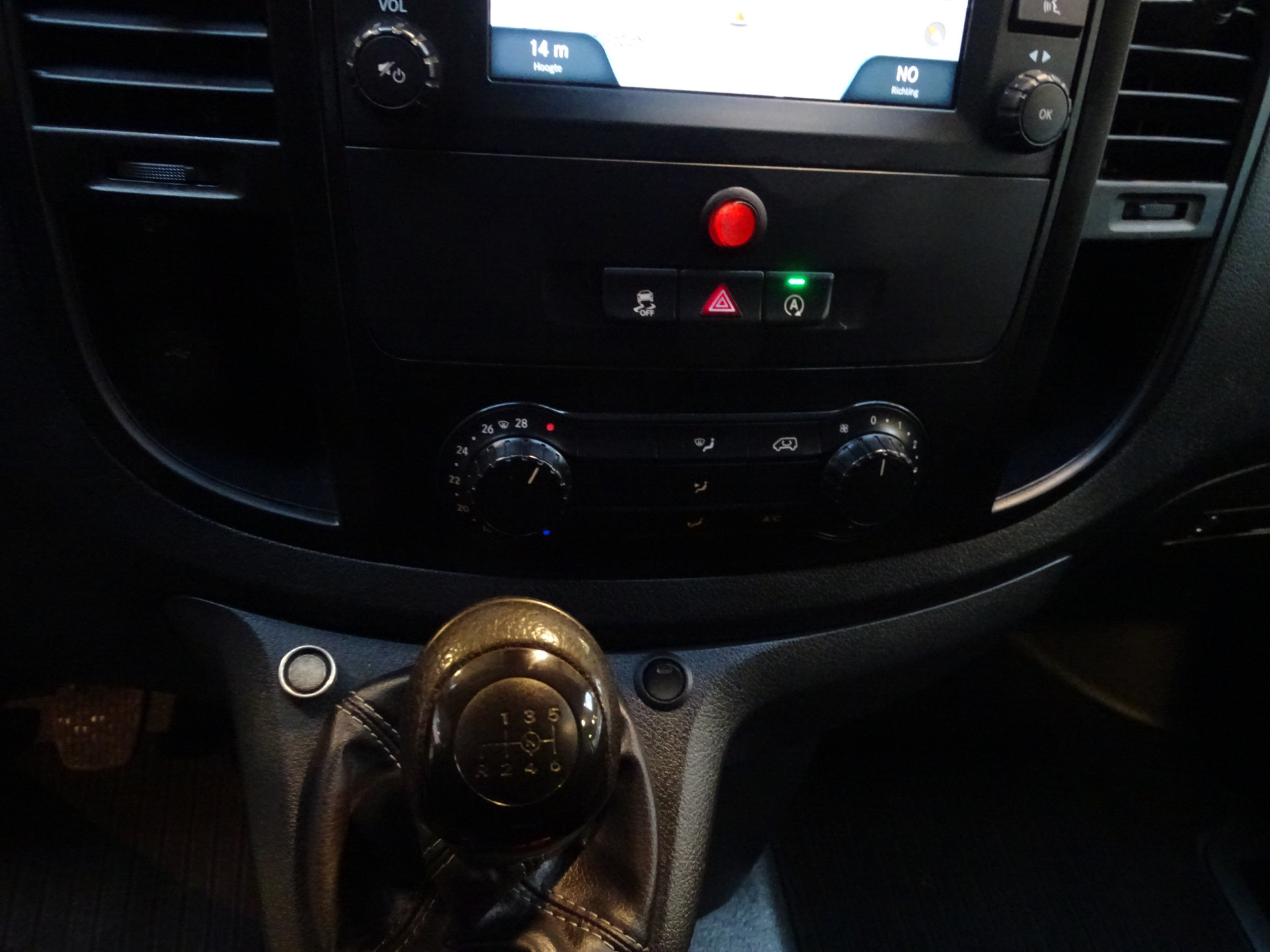 41660191-12.jpg