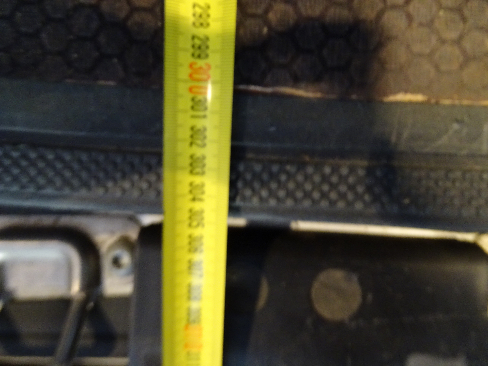 41660191-27.jpg