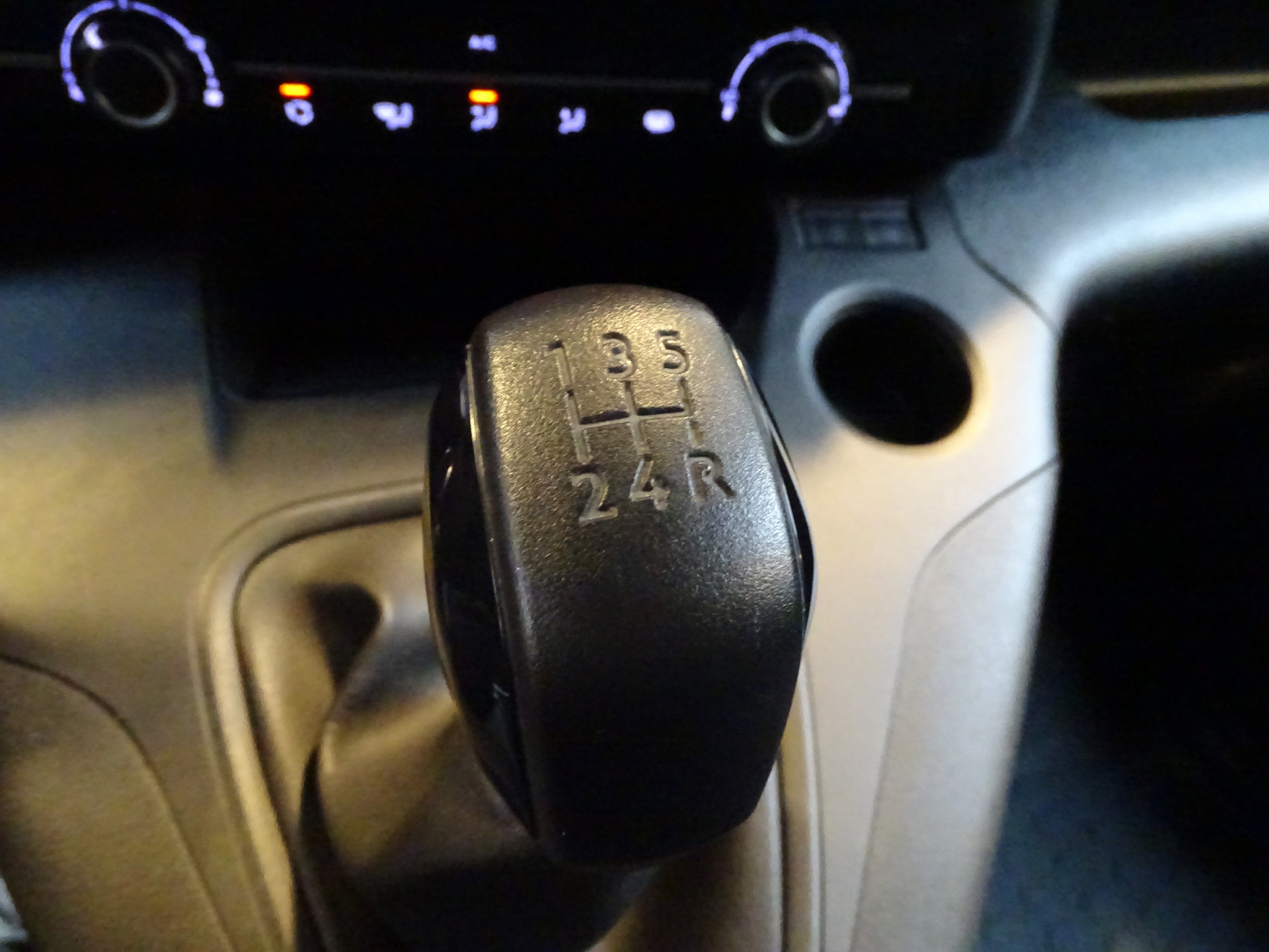 42938983-14.jpg