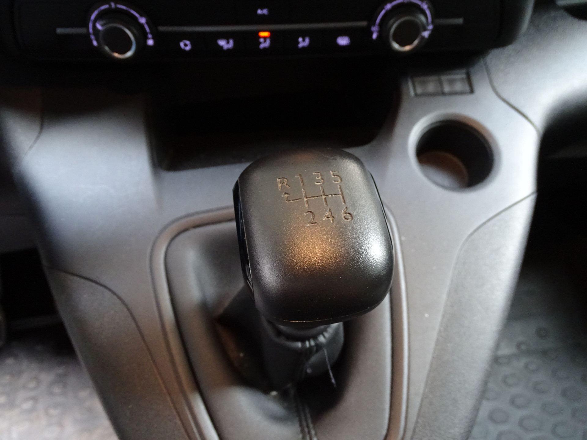 44260799-19.jpg