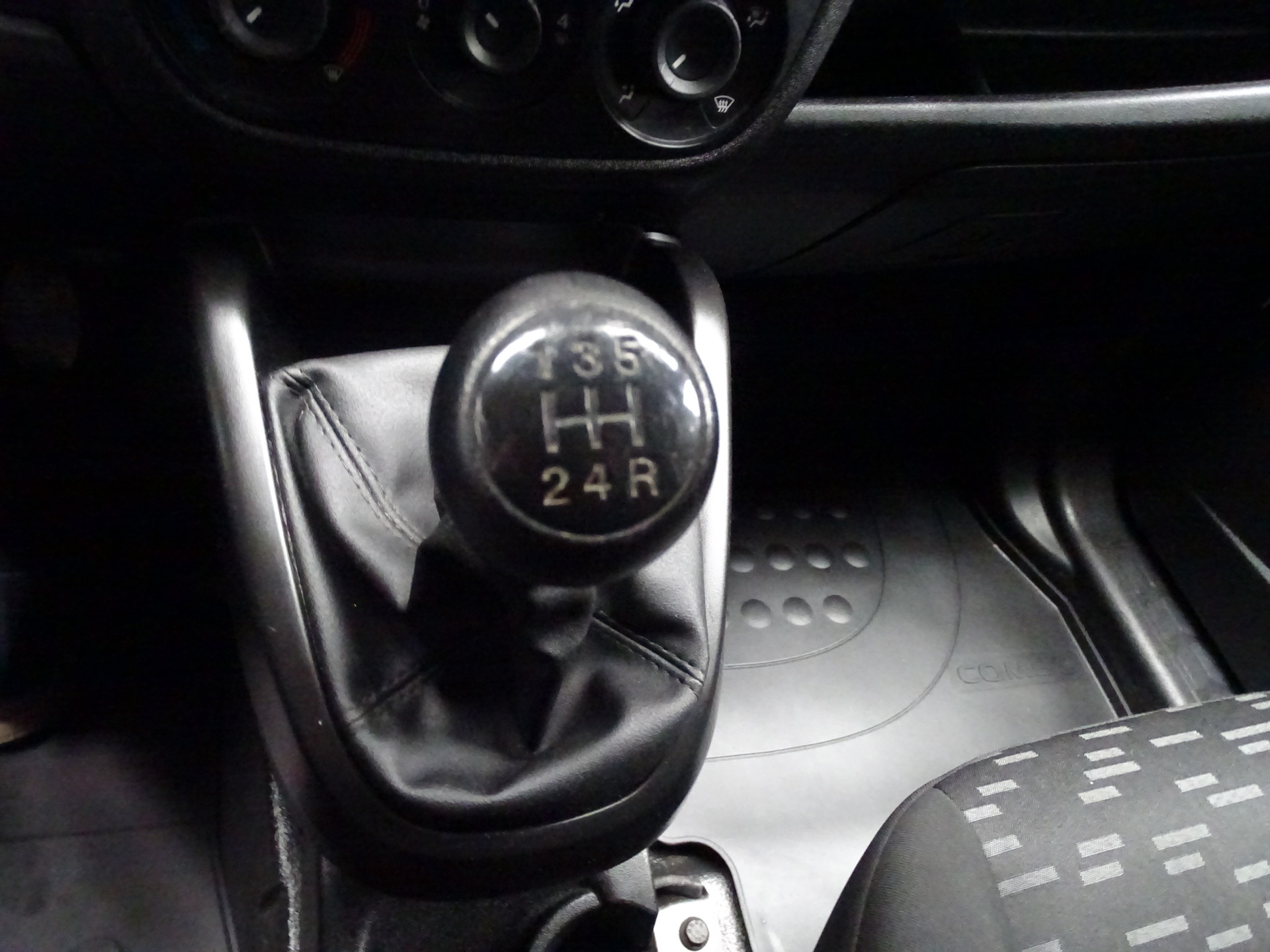 44475007-13.jpg