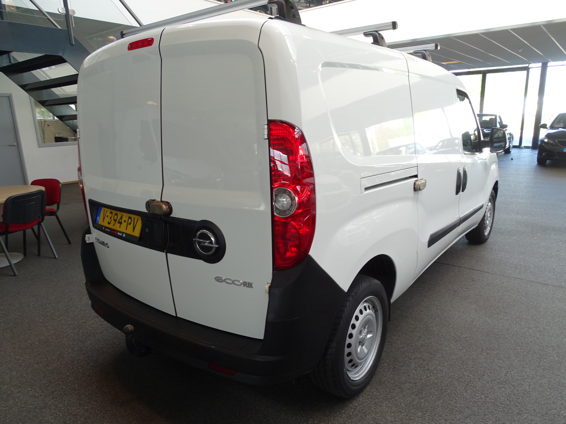 47970455-2.jpg