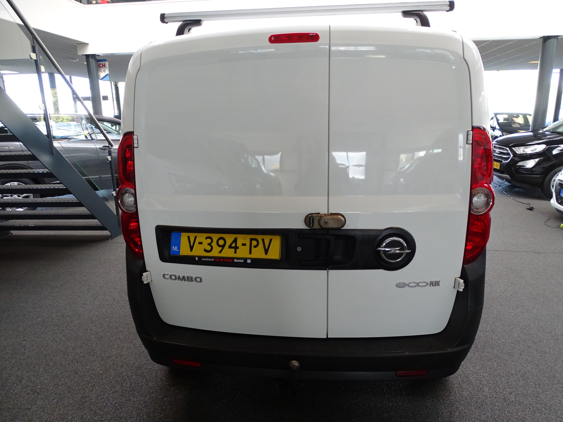 47970455-3.jpg