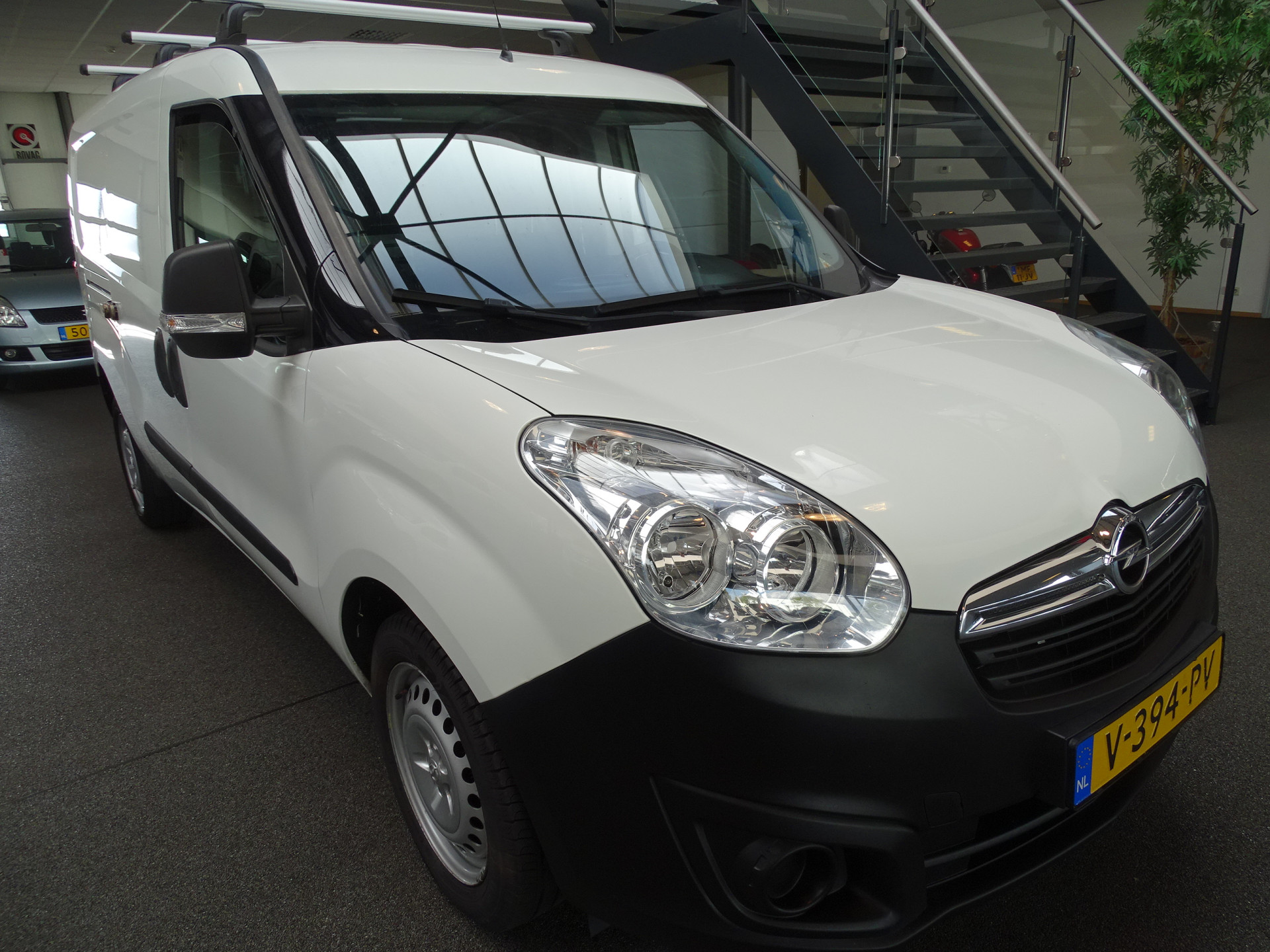47970455-5.jpg