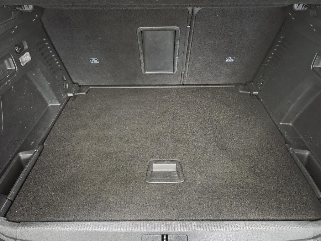48557579-38.jpg