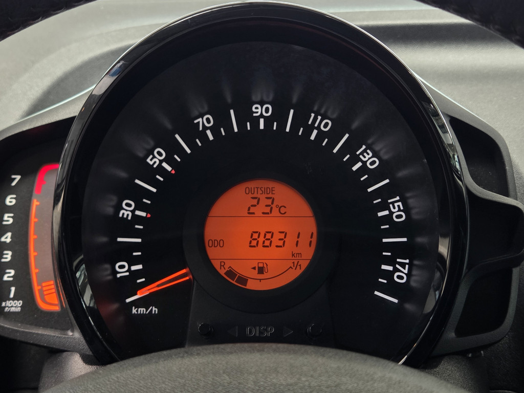 55105882-21.jpg