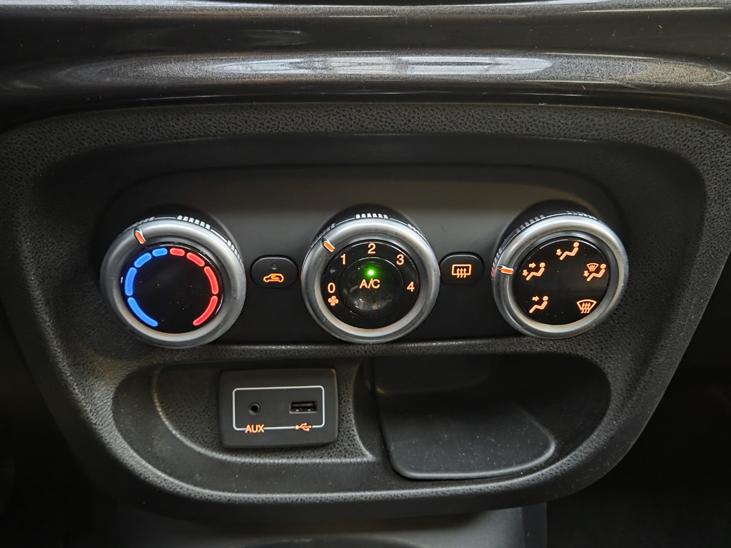 57806584-32.jpg